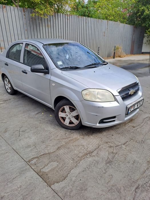 Mașina chevrolet avo an fabricație 2007 km 105600,