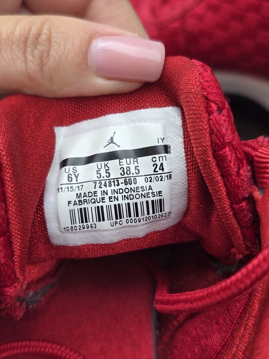 Adidasi Jordan noi 38.5