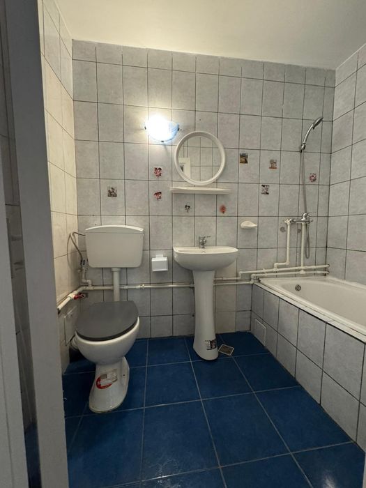 Decomandată, Craiovița, liberă, spațioasă, zonă bună