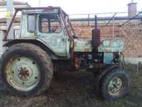Трактор МТЗ 80 в работно състояние
