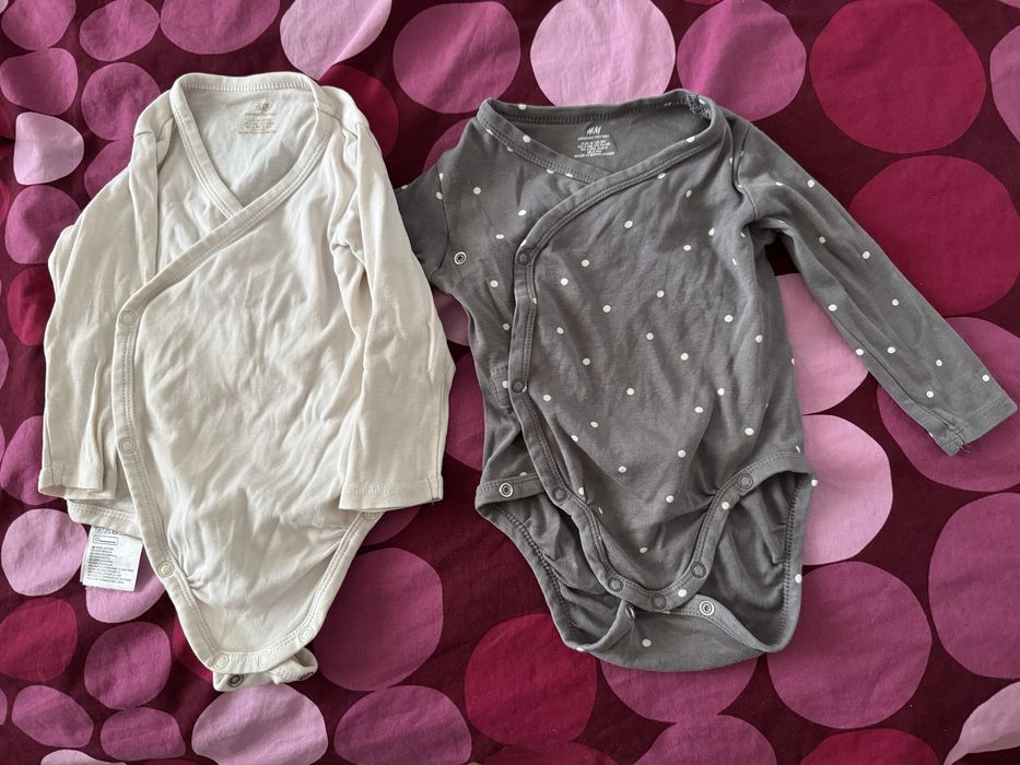 Три броя бодита с прехвърляне на H&M 74 р-р