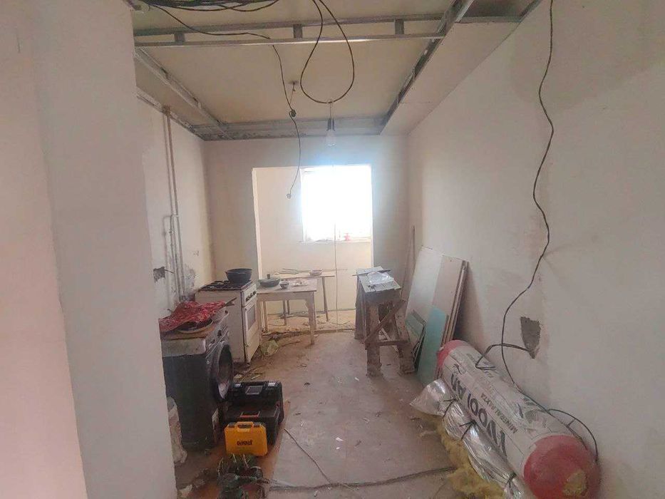 Uy sotiladi 2 xonali 56kv