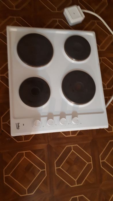 Варочная поверхность фирмы  ВЕКО  в идеальном состояний