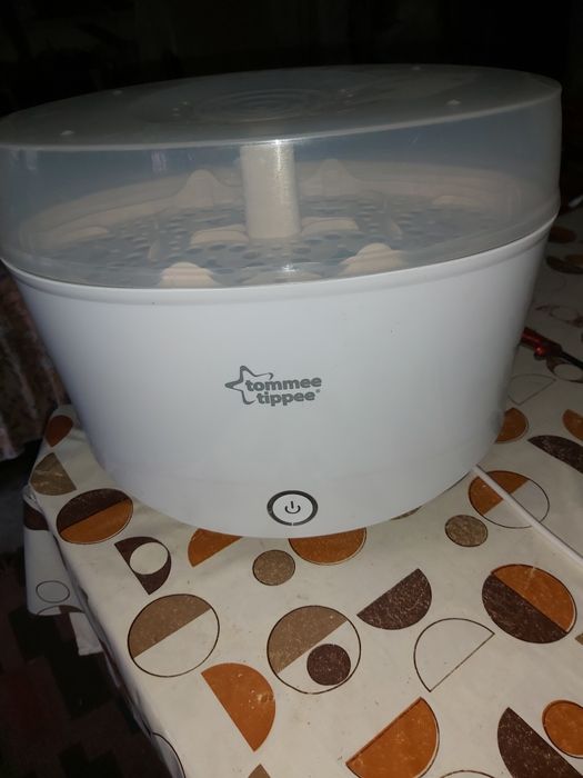 Vand sterilizator Tommee Tippee
cu 6 sticle