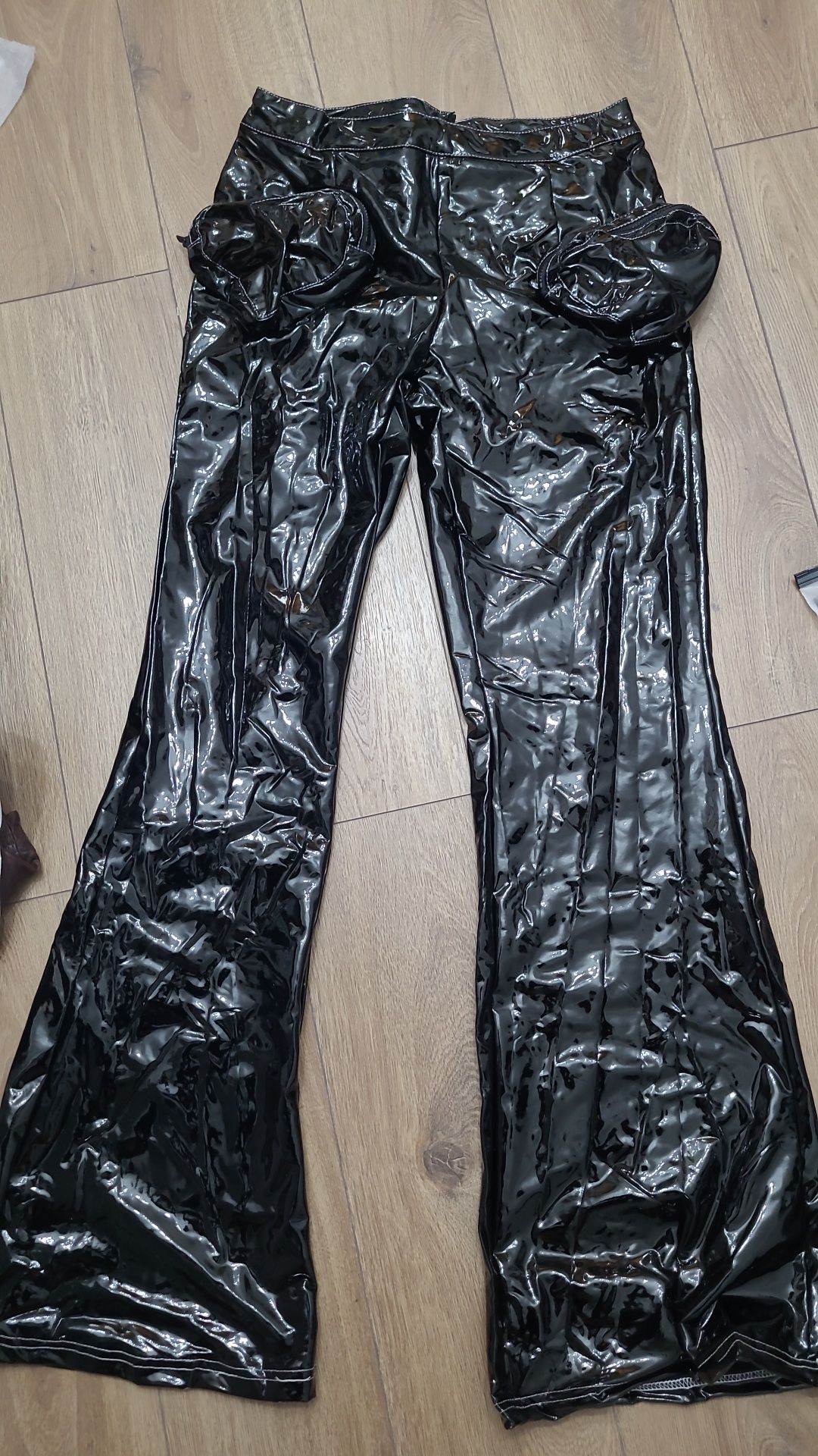 pantaloni sexy latex evazati S si M  1254