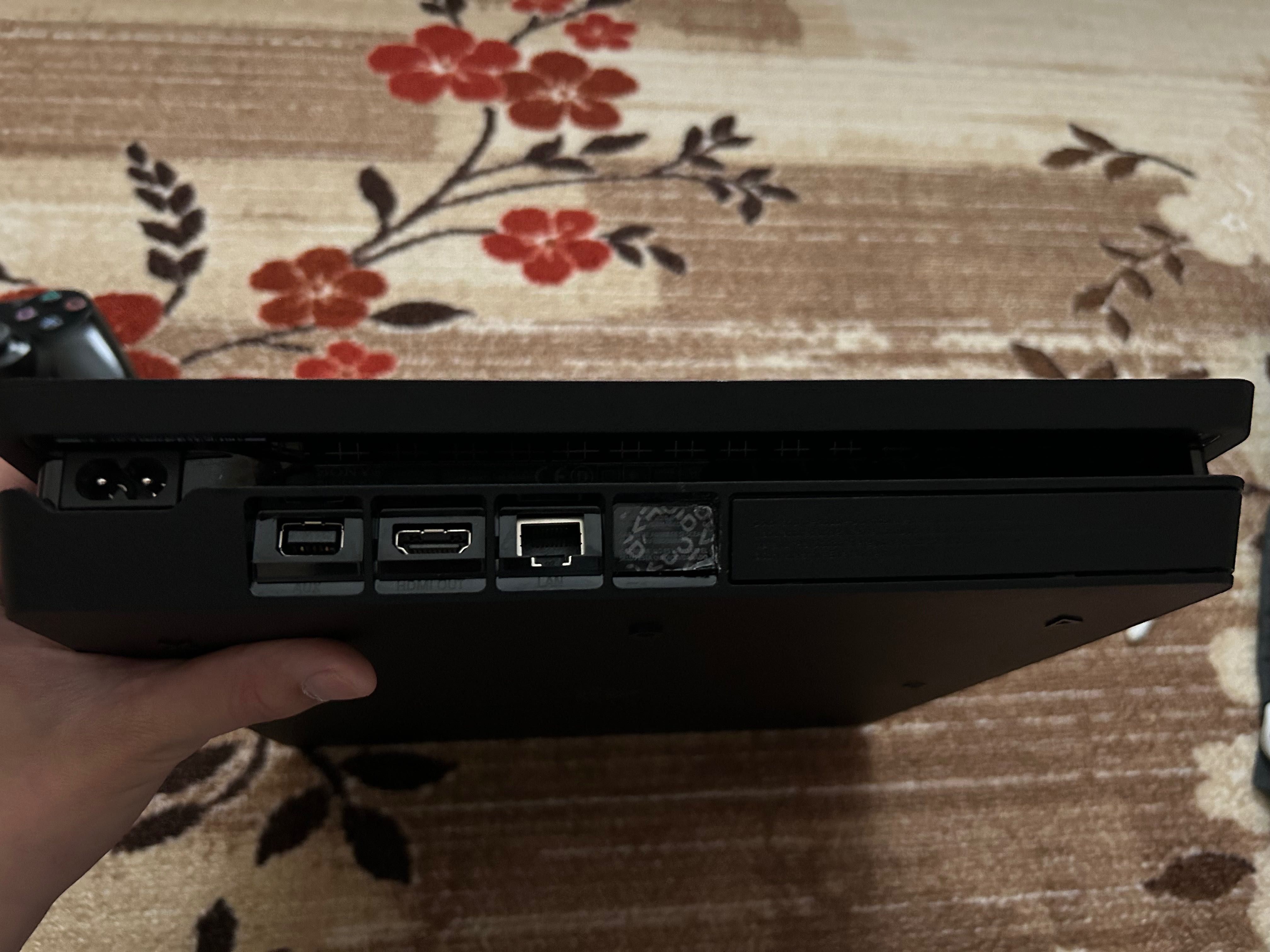 PS4 Slim с 7игри