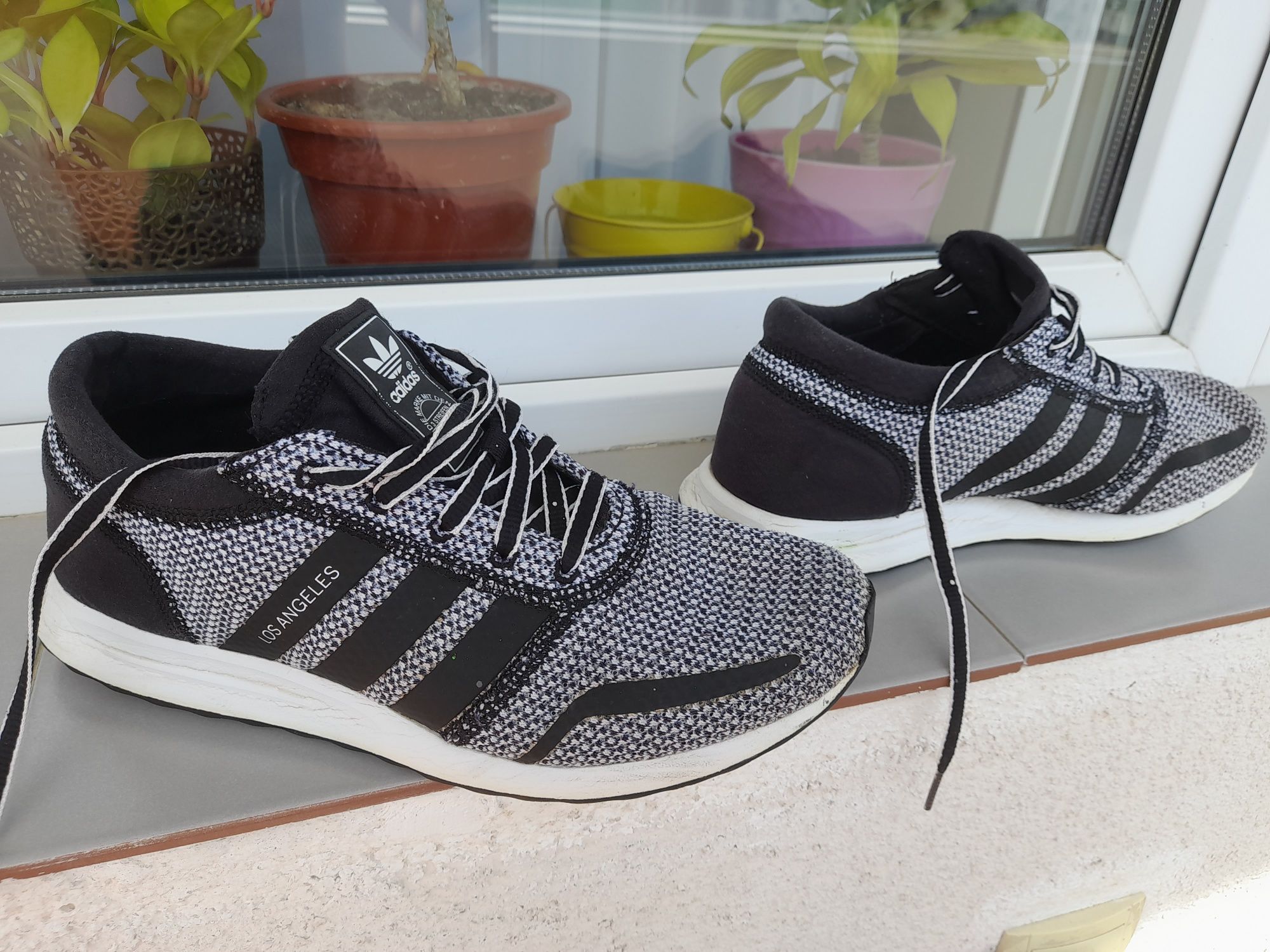 Vând pantofi sport Adidas, în stare buna, calitate, import.mar.40 1/2