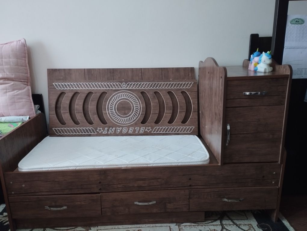Продается кроватка