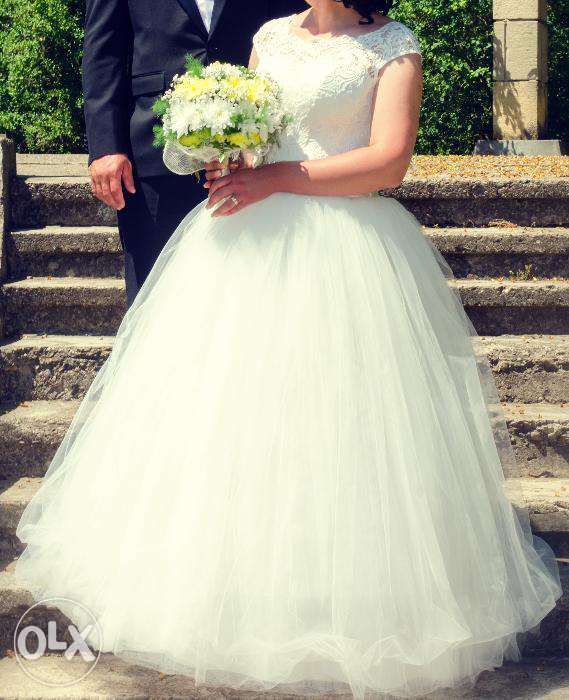 Vand Rochie De Mireasa