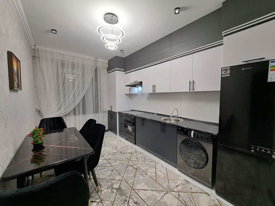 3 xonali kvartira sotiladi