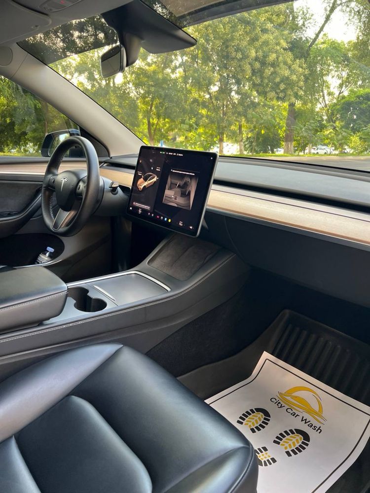 Tesla Model Y  Standart 2022/2023 Srochno