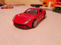 Ferarri F12 berlineterlinetta умалена версия.