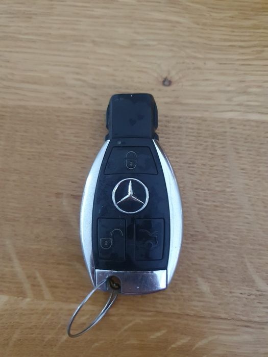 Ключ тип рибка за Мерцедес