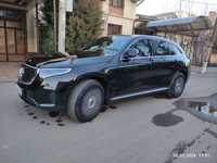 Mercedes EQC 350 чёрного цвета