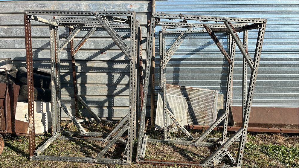 Строительные металлические леса б/у (две штуки) по 10 000 тенге за шту