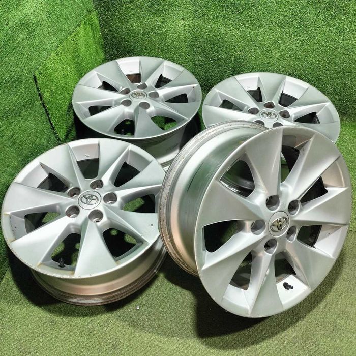 Продам Оригинальный диски R17 7J 5/114,3 ET 33 Toyota Vellfire/Alphard