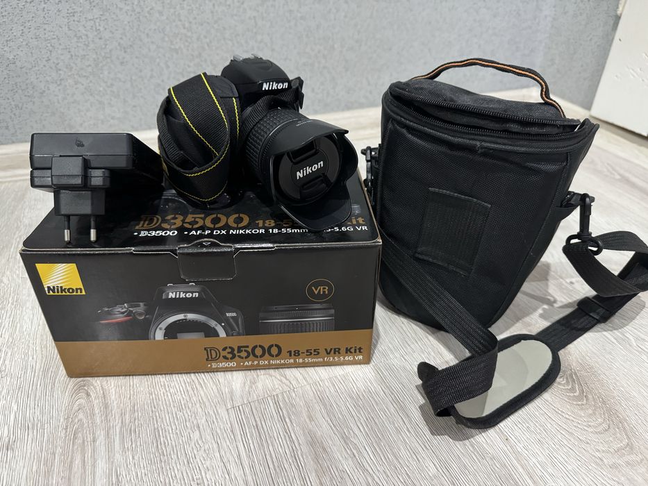 Фотоапарат Nikon D3500