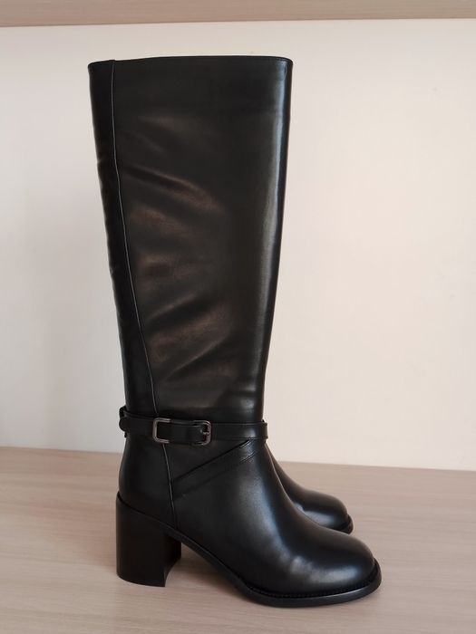 Продам женские сапоги