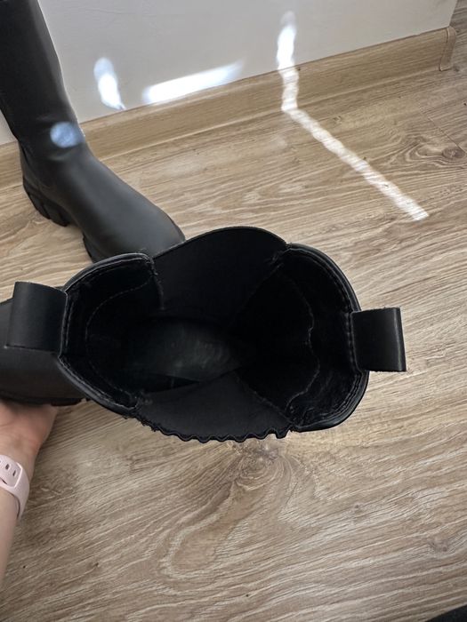 Зимни черни ботуши