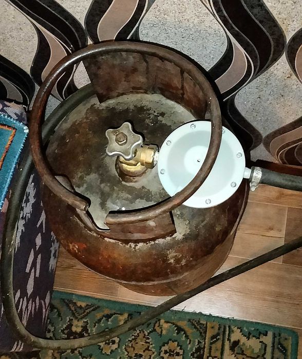 Продам газовый баллон б/у.