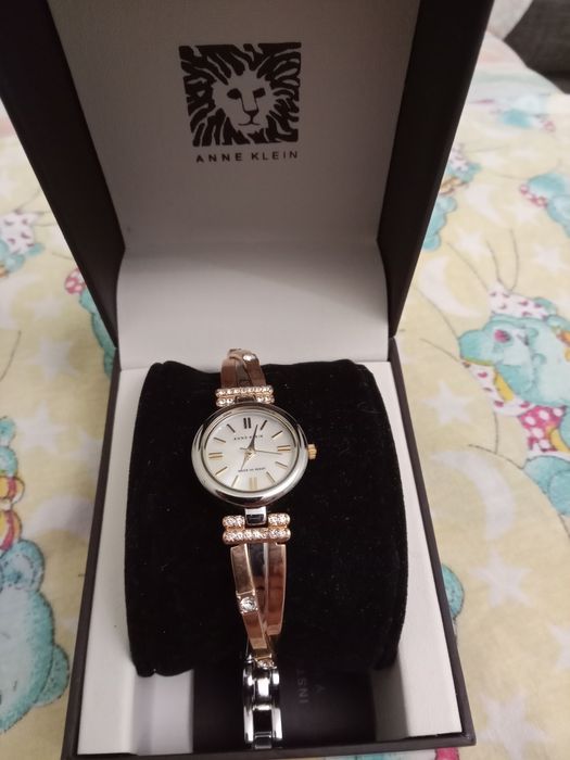 Часы женские наручные