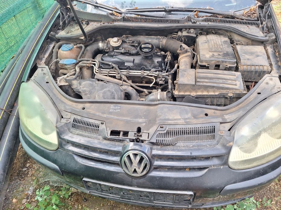 Vind /sau se vinde masina pentru dezmembrari 900e/motor și cutie +acce