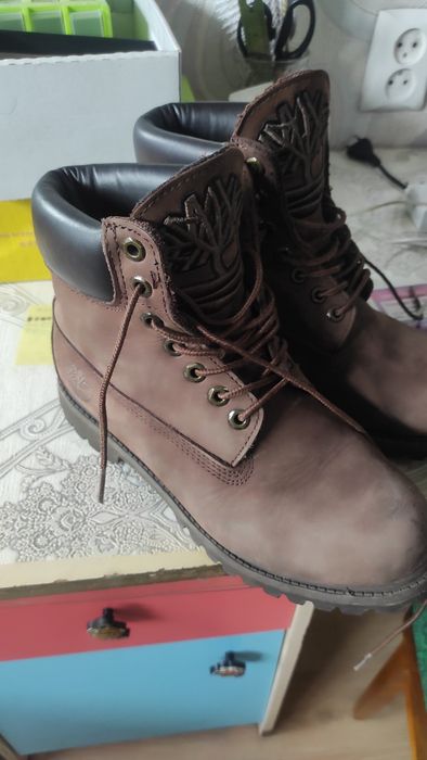 Продам ботинки все сезонные Timberland