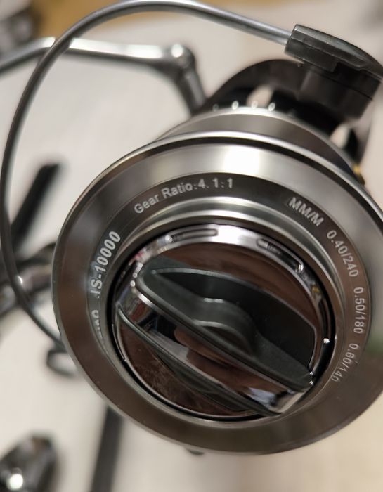 SET 4 Lansete LEGEND 3,90m/4,0lbs/3segmente + 4 Mulinete JS10000