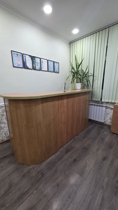 Стойка  ресепшен