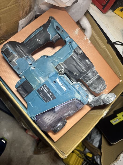 Rotopercutor Makita , cu aspirator