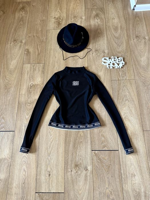 Разкошна много удобна рипсена блузка Miu Miu