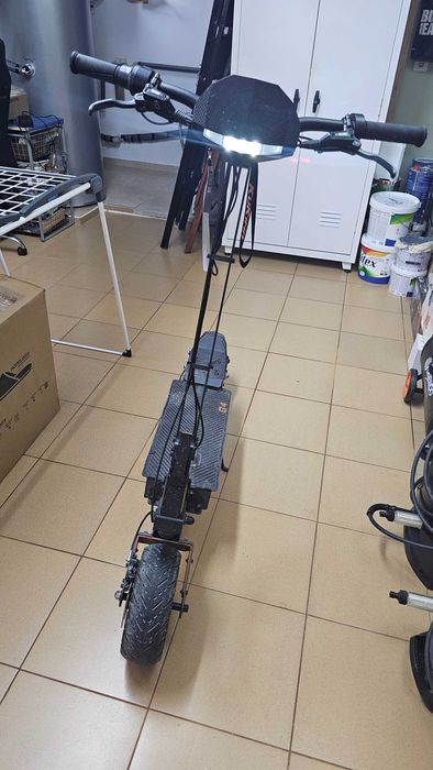 Eлектрическа тротинетка KuKirin G4 на 2086км