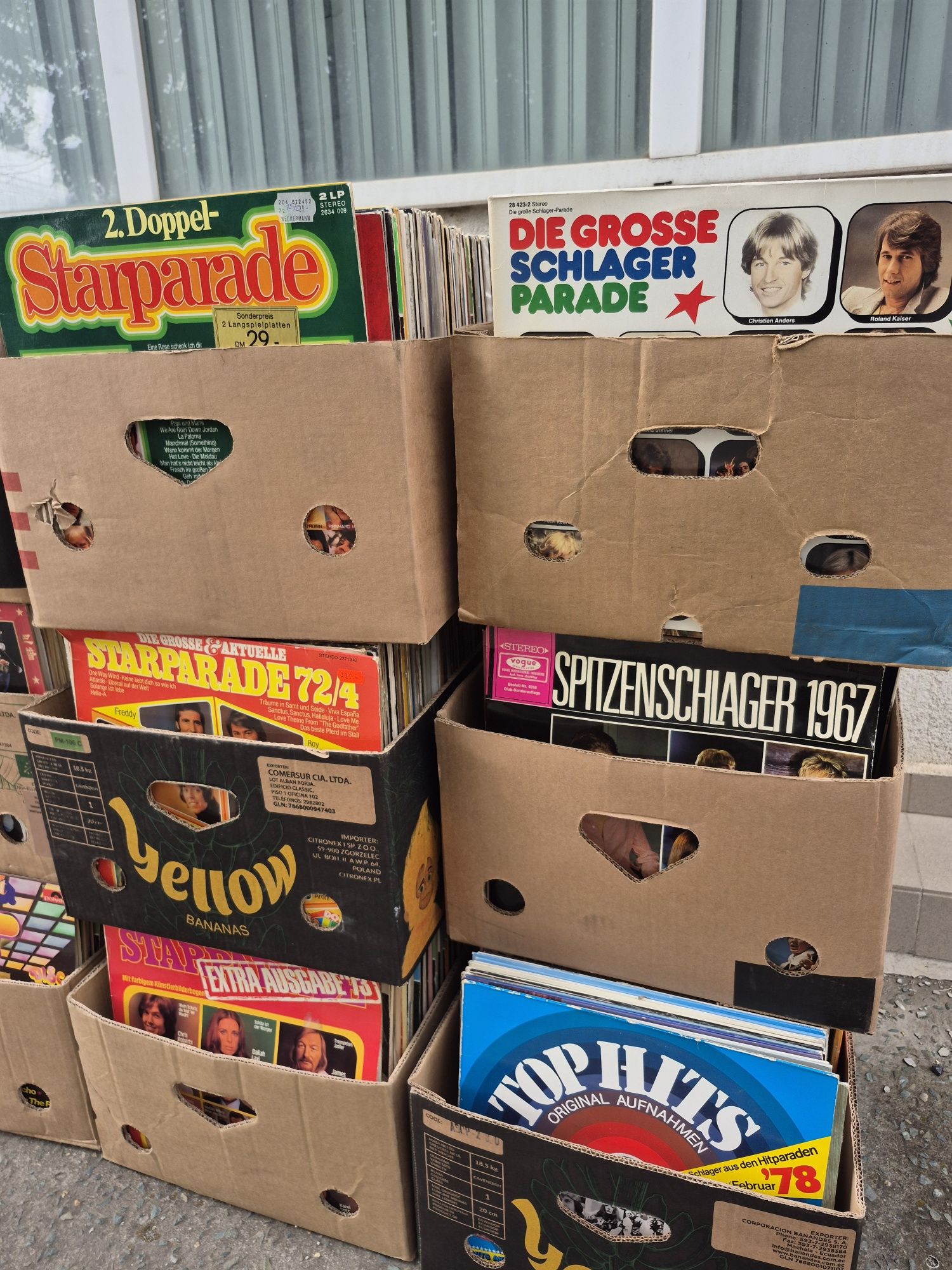 Vând Lot 200LP Discuri Vinil colectie muzica usoara mixta straina