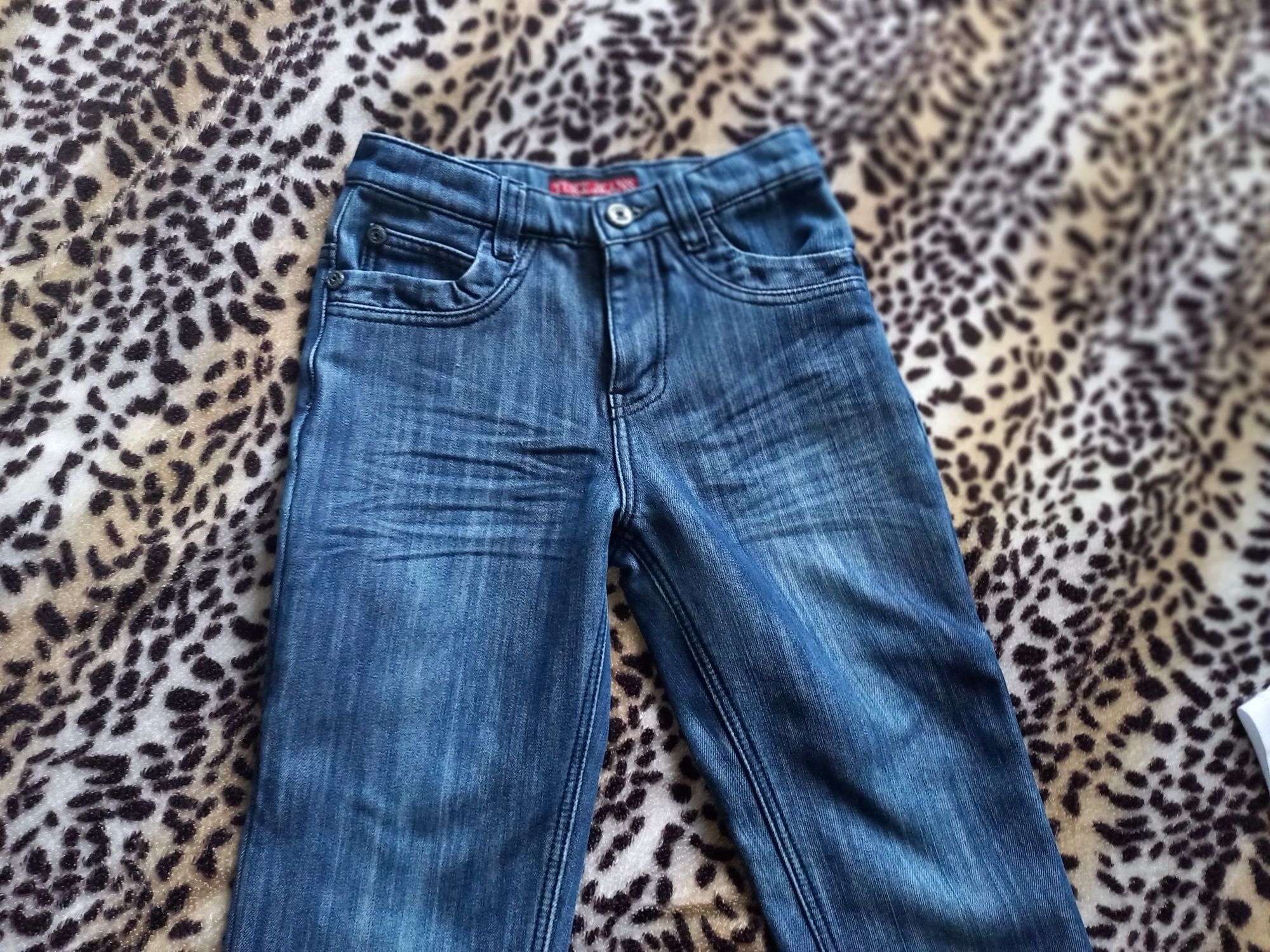 Продаются утепленые джинсы