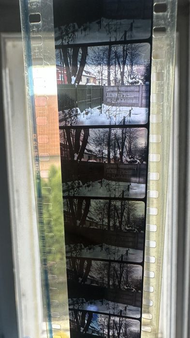 Rola film 35mm in cutie tabla