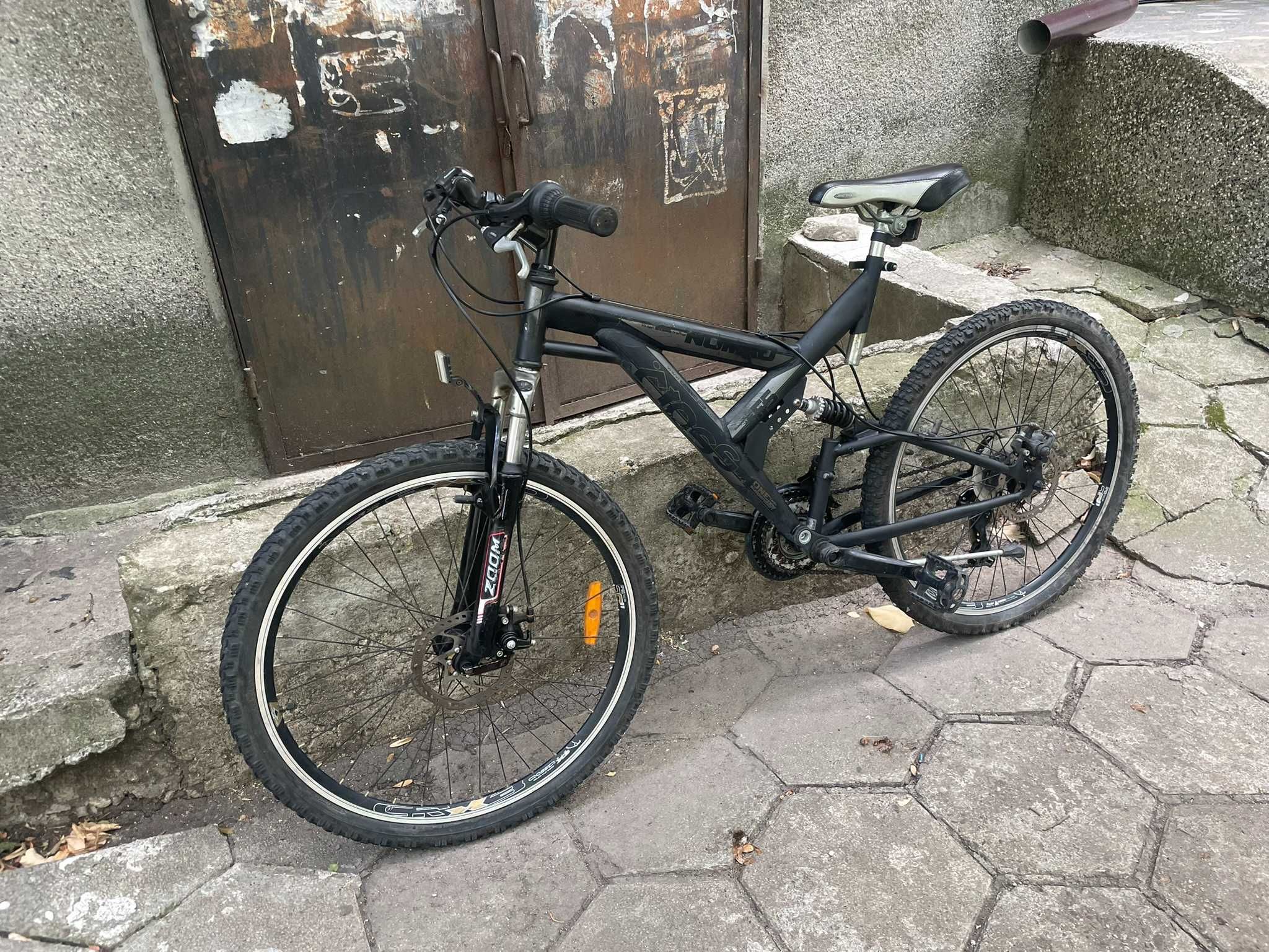 Продавам колело Cross Nomad 26 цола , дискови спирачки