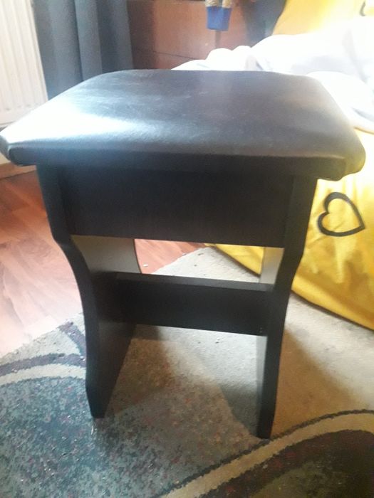 Superb scaun in piele si lemno culore maro' inchis