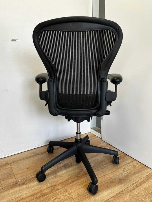 Refurbished Herman Miller Aeron - Graphite