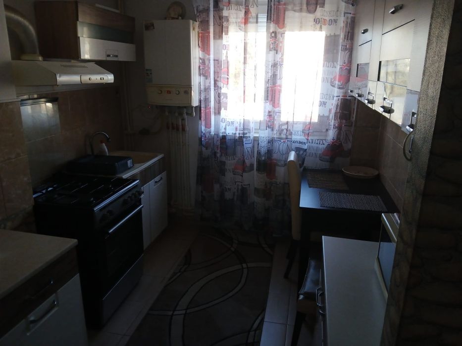 Persoana fizica inchiriez apartament cu doua camere in deva ,merasti