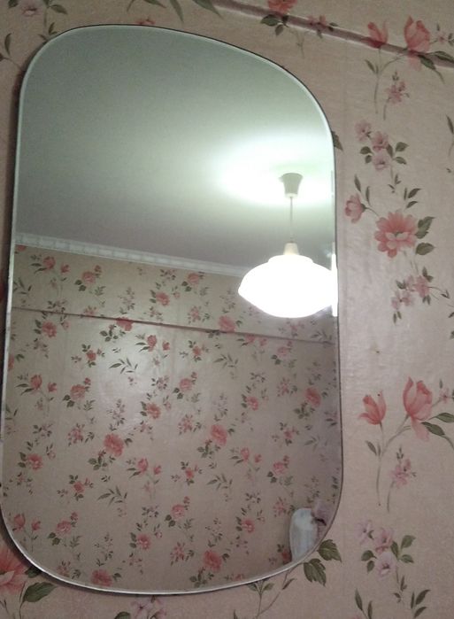 Продам зеркала на стену