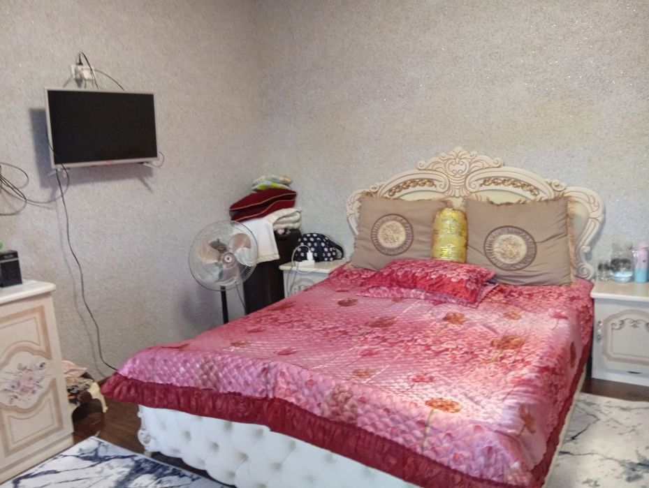 6 sotiqli hovli sotiladi