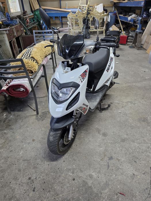 Vând scuter perfect funcționabil