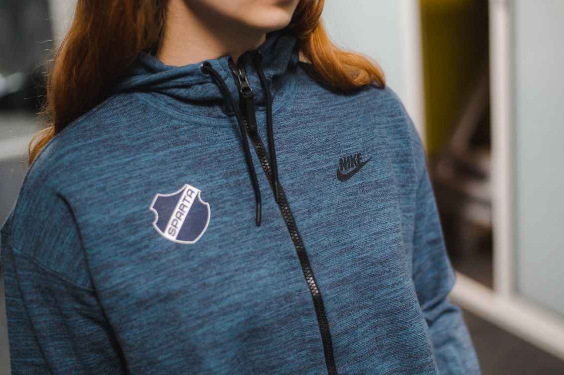 Nike tech fleece дамски M размер