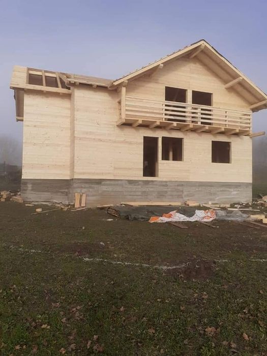 Vând și fac case  orce modele dorește clientul  etc