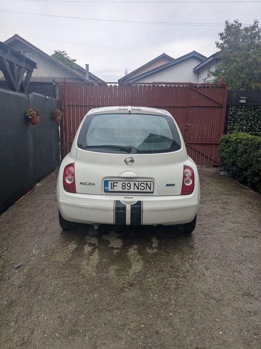 Vând nisan micra