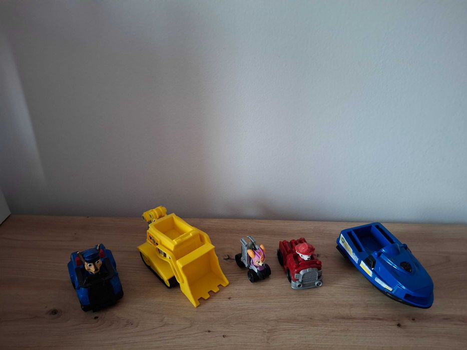 Vand lot cu 4 jucarii Paw Patrol