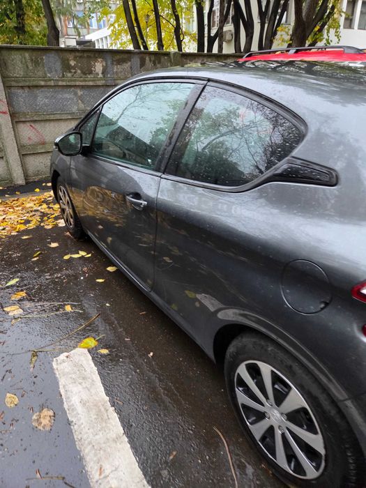 Peugeot 208 automata,diesel 2012