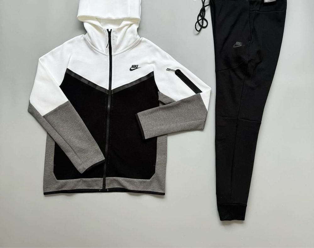 Nike Tech Fleece