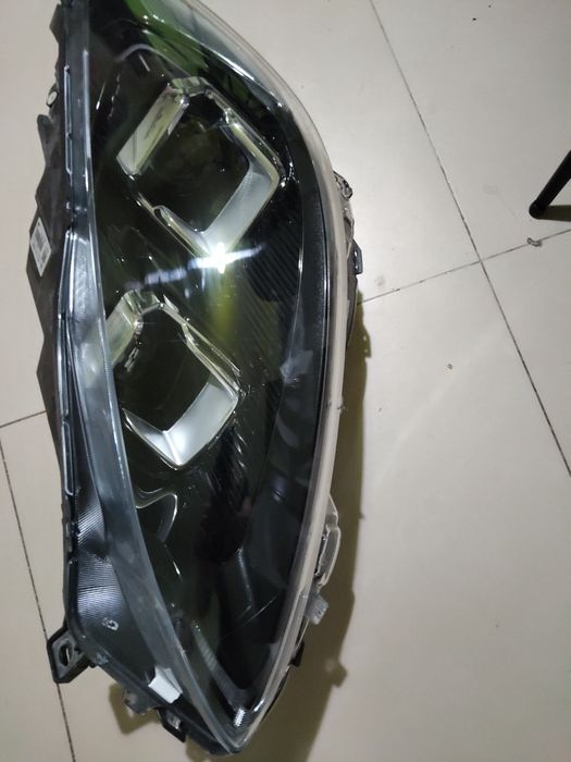 Vând far stânga Ford Kuga 3 2023