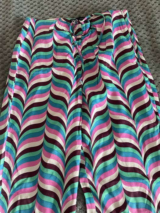 Pantaloni evazati cu talie inalta Zara XS